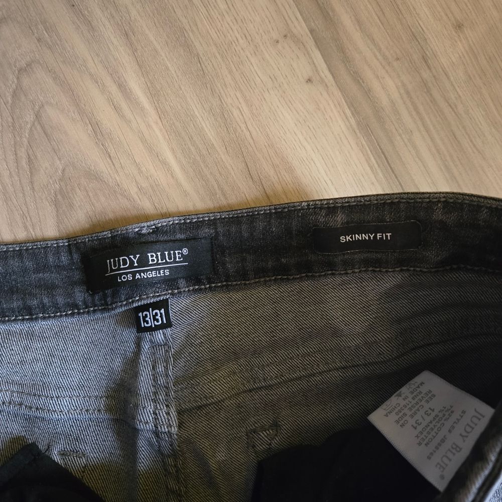 Judy Blue Women's Charcoal Skinny Jeans sz 13 - Picture 4 of 5